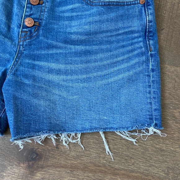 MADEWELL HIGH RISE DENIM SHORTS. PRE-OWNED. SIZE 28. - Picture 5 of 8